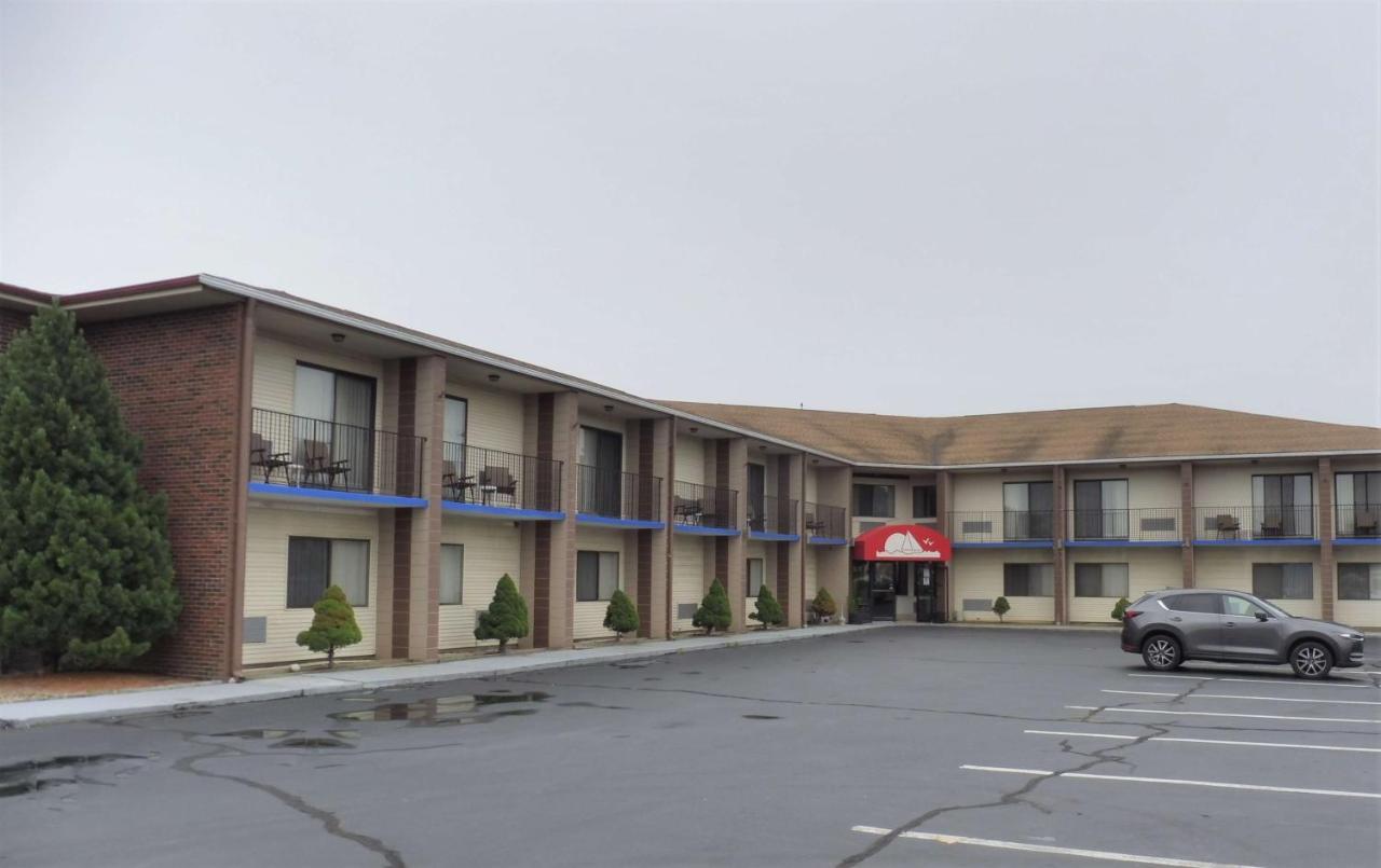 Red Roof Inn & Suites Newport - Middletown, Ri Dış mekan fotoğraf